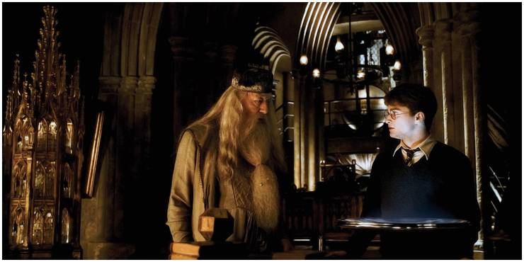Harry Potter Dumbledores 5 Greatest Strengths (& His 5 Weaknesses) Harry Potter Dumbledores 5 Greatest Strengths (& His 5 Weaknesses)
